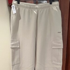 Aritzia TNA cargo sweatpants. Size L